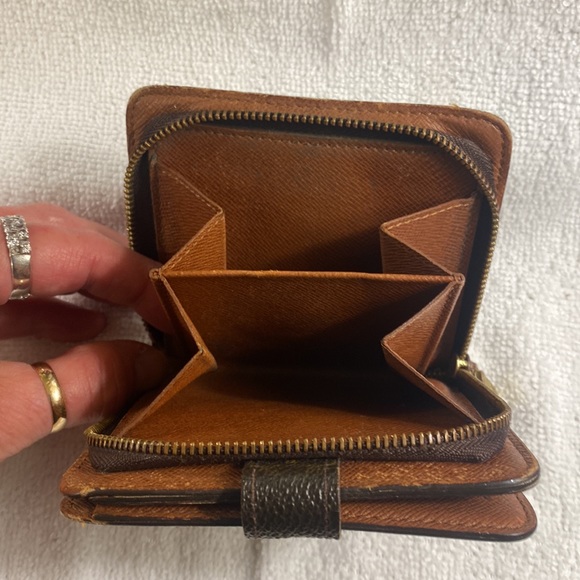 Louis Vuitton Compact Zippy wallet - Picture 5 of 14